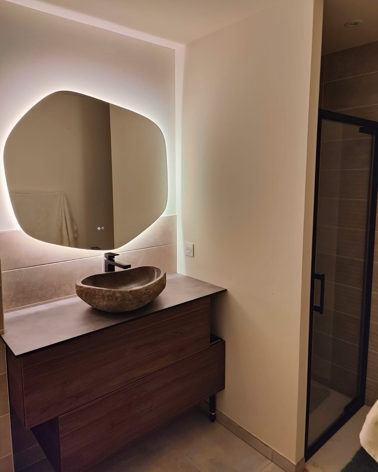 Pose de meuble design